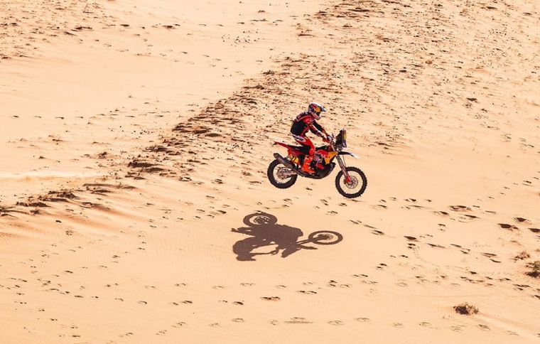 Luciano Benavides enfrentó una de las etapas más complejas del Dakar y perdió el primer puesto en la general.