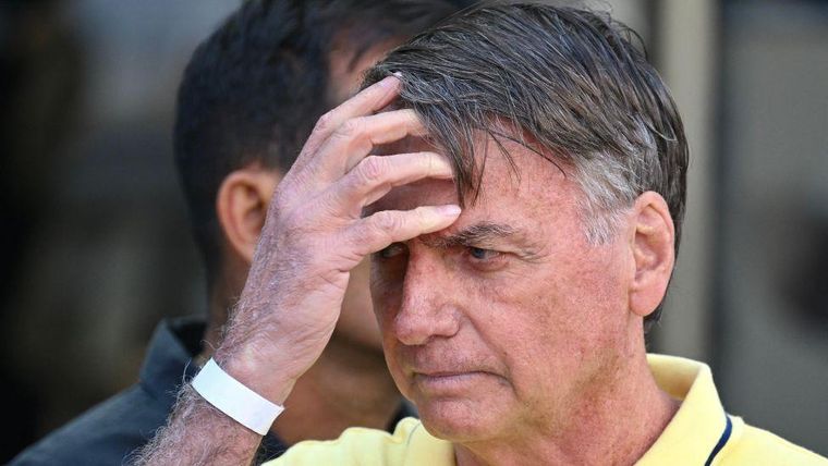 El expresidente de Brasil, Jair Bolsonaro, recibiría este jueves 1° de enero el alta médica, luego de permanecer ocho días internado en un hospital privado de Brasilia.