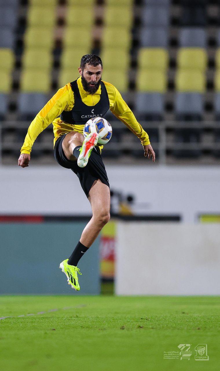 Karim Benzema regresó a las prácticas. Foto: Al Ittihad