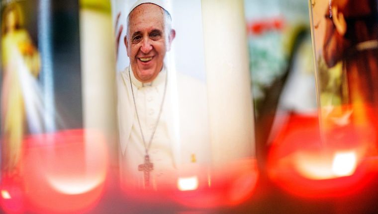 El papa Francisco pudo despedirse de la gente en la Plaza San Pedro en sus últimas horas Foto: EFE