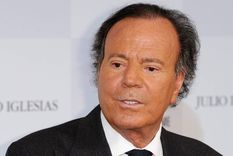 Julio Iglesias se encuentra muy complicado.