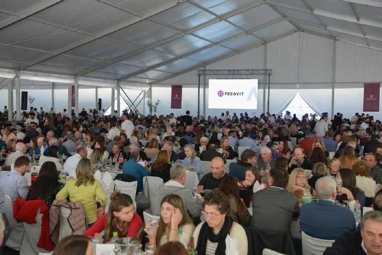 El evento fue realizado en la Bodega Toro de San Martín. Foto: Fecovita