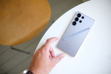 El Samsung Galaxy S26 Ultra estrenará la primera pantalla OLED con inteligencia artificial para cuidar tu privacidad. El Samsung Galaxy S26 Ultra estrenará la primera pantalla OLED con inteligencia artificial para cuidar tu privacidad.