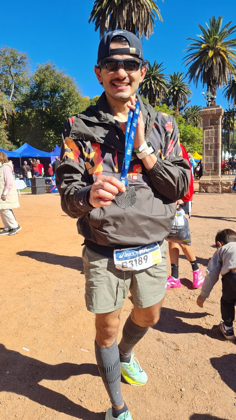 Camilo vino desde Colombia por primera vez, hizo 42 km. Camilo vino desde Colombia por primera vez, hizo 42 km.