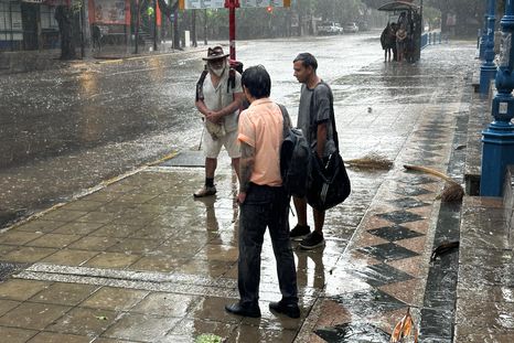 Algunas zonas de Mendoza continúan bajo alerta por tormentas. Algunas zonas de Mendoza continúan bajo alerta por tormentas.