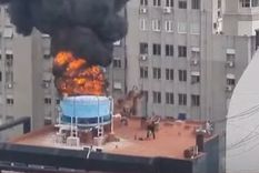 Las columnas de humo alertaron a los vecinos de Retiro. Foto: Captura de video Las columnas de humo alertaron a los vecinos de Retiro. Foto: Captura de video