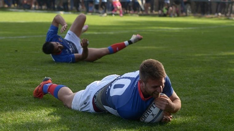 Facundo Sassone, sociólogo, ex jugador de rugby y actual entrenador de juveniles del club Gimnasia y Esgrima de Ituzaingó brindó una mirada autocrítica hacia el deporte. Foto: Prensa URC