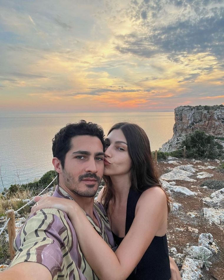Ùrsula Corberó y el Chino Darín consolidadn su relación en público. Foto: Ùrsula Corberó / Instagram