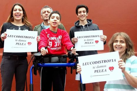 Toda la familia unida por la lucha contra la leucodistrofia. Toda la familia unida por la lucha contra la leucodistrofia.