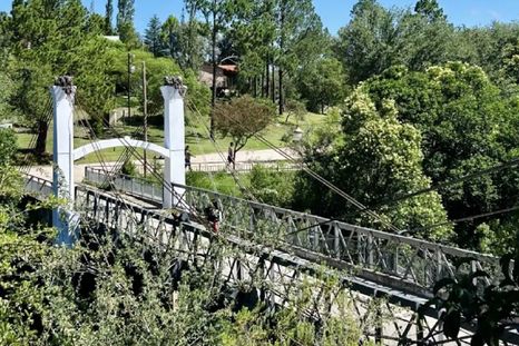 El pueblo argentino escondido entre sierras y ríos que invita al descanso y la aventura El pueblo argentino escondido entre sierras y ríos que invita al descanso y la aventura