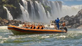 Tragedia en Cataratas: Un turista holandés murió al volcar una lancha del paseo en el lado brasileño.