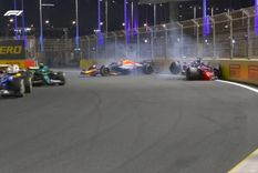 Los pilotos de Alpine y Red Bull se tocaron y provocaron el ingreso del Safety Car. Foto: captura de TV Los pilotos de Alpine y Red Bull se tocaron y provocaron el ingreso del Safety Car. Foto: captura de TV