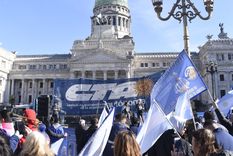 El protocolo antipiquetes ha sido aceptado por una sociedad que está visiblemente agotada por los constantes cortes y bloqueos de calles. Foto: Juan Mateo Aberastain Zubimendi/MDZ