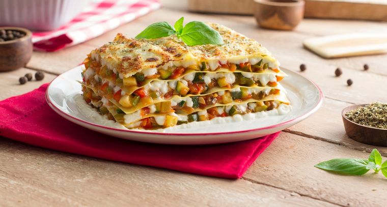 Admira esta lasaña super completa de verduras ¡un platillo más que exquisito!