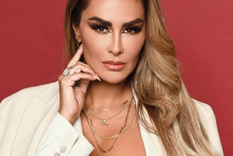 Ninel Conde mantiene su figura esculpida y radiante. Foto: Instagram @ninelconde