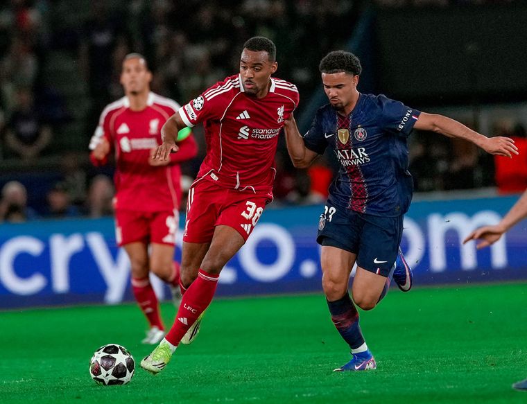 PSG venció 2-0 al Liverpool en Francia. PSG venció 2-0 al Liverpool en Francia.
