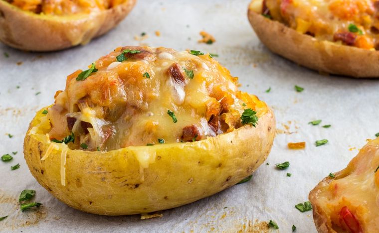 Patatas rellenas con atún Una receta simple y en pocos pasos que te sorprenderá. Foto: Shutterstock