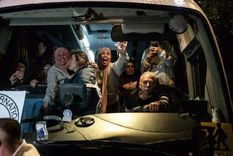 La mayoría de los prisioneros palestinos liberados el primer día de la tregua eran mujeres y adolescentes, muchos de ellos detenidos sin cargos. Foto: Getty Images