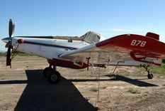 El avión hidrante transporta 3.000 litros y funciona como complemento; su efectividad depende de viento, combustible y coordinación en tierra. El avión hidrante transporta 3.000 litros y funciona como complemento; su efectividad depende de viento, combustible y coordinación en tierra.