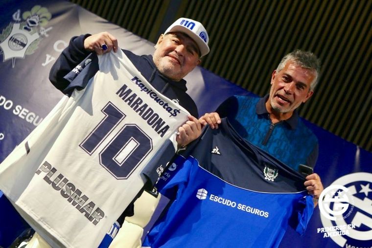 La continuidad de Maradona, sujeta a la reelección de Pellegrino. Gimnasia y Esgrima Foto: Gimnasia y Esgrima