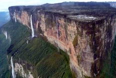 El tepoy Kusari, en Canaima. Foto: ElUniversal.