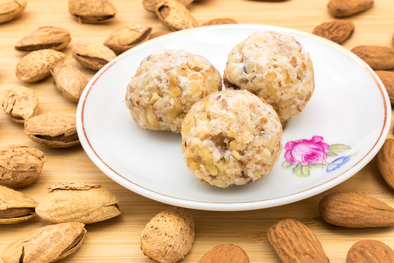 MDZol | Panellets receta clásica española de almendra