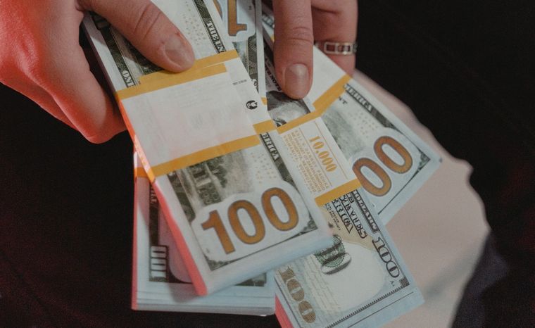 En el comienzo de la semana el dólar blue subió otros 20 pesos. Foto: Archivo MDZ