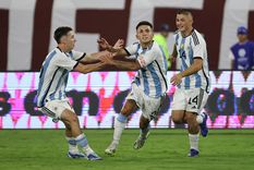 Los chicos argentinos van por la clasificación. Foto: EFE