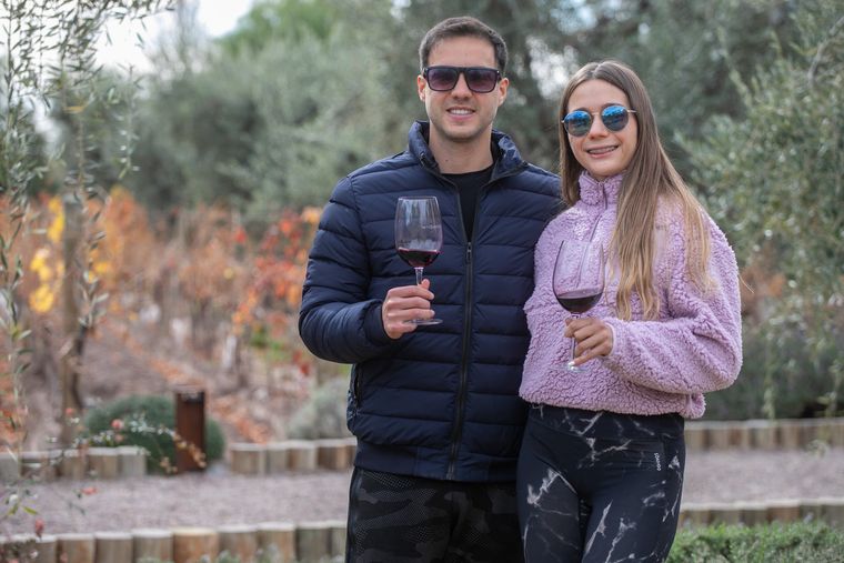 Lucas Pérez y Camila Valentini. Lucas Pérez y Camila Valentini.