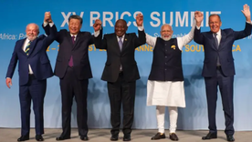 Los presidentes de Brasil, China, Sudáfrica, India y el ministro de Asuntos Exteriores ruso reunidos en Sudáfrica en 2023. Los presidentes de Brasil, China, Sudáfrica, India y el ministro de Asuntos Exteriores ruso reunidos en Sudáfrica en 2023.