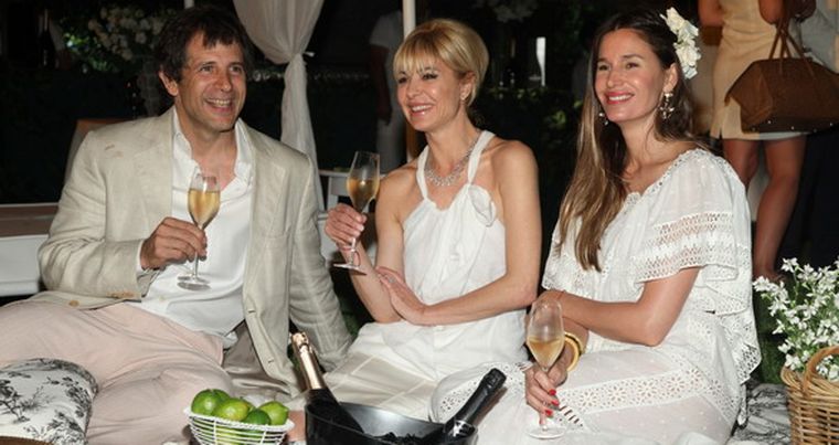 Ramiro Otaño, Karina Rabolini y Dolores Barreiro en Pique Nique Baron B. Foto: Gentileza