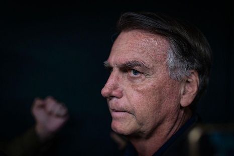La Justicia ordenó la detención preventiva de Jair Bolsonaro en Brasilia, luego de considerar que el exjefe de Estado habría intentado manipular el dispositivo de monitoreo electrónico que debía portar.