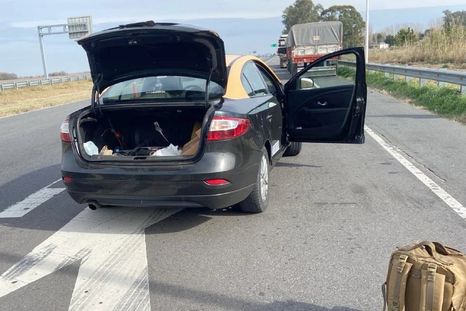Un taxista fue detenido por circular con 26 kilos de cocaína en Junín