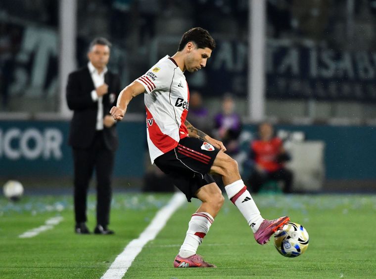 River recuperó terreno con su victoria ante Talleres.
