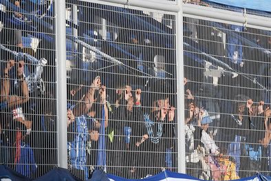 MDZol | hinchas hinchada fanaticos tribuna segura (17)