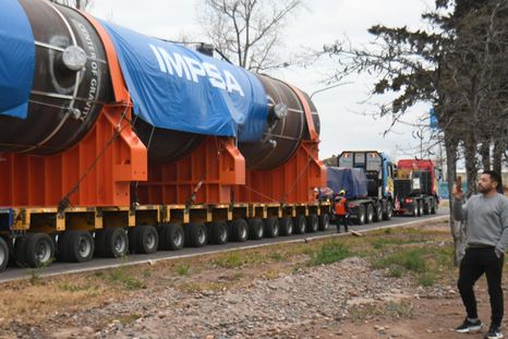 Comenzó el megaoperativo para trasladar el reactor de IMPSA. Comenzó el megaoperativo para trasladar el reactor de IMPSA.