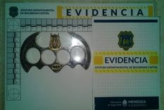 lo que faltaba: tres menores asaltaron con un arma de batman