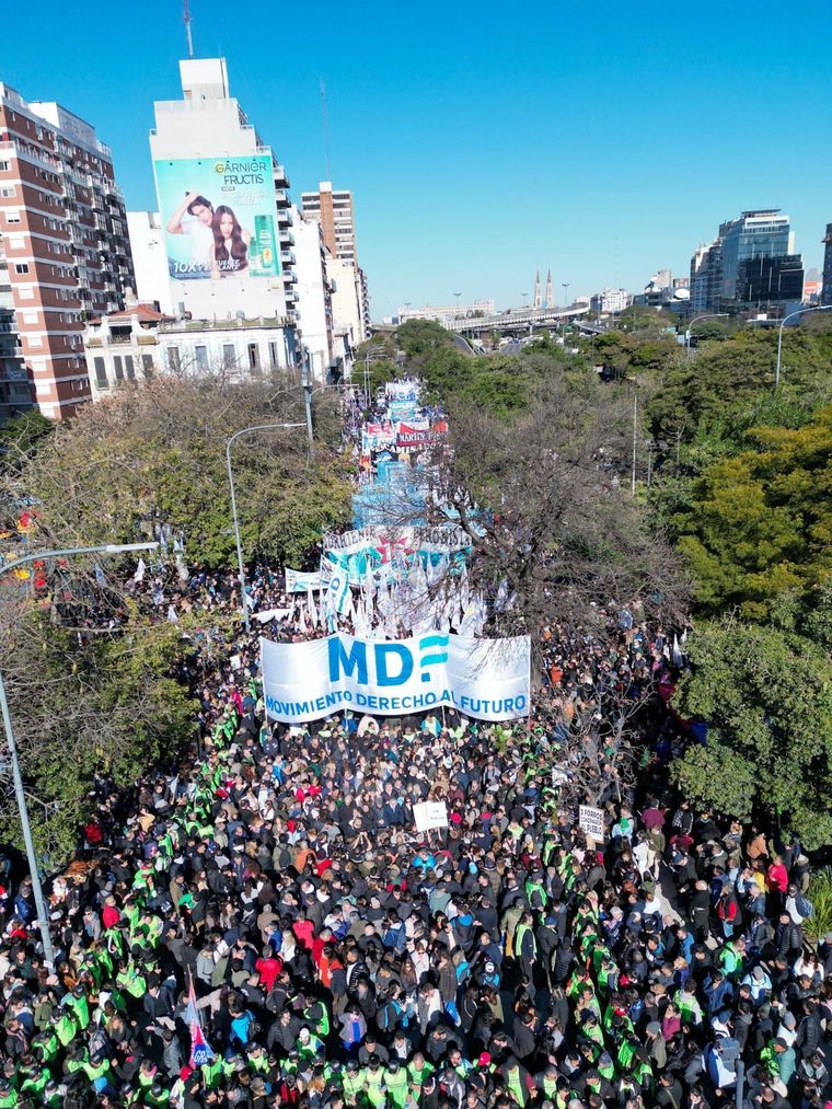 La columna del MDF que copó uno de los ingresos a la Plaza de Mayo. Una competición abierta y clara contra La Cámpora. La columna del MDF que copó uno de los ingresos a la Plaza de Mayo. Una competición abierta y clara contra La Cámpora.