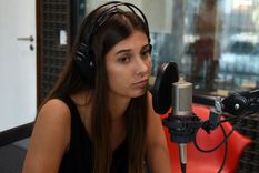 le pifio: la reina nacional de la vendimia entono el himno pero...