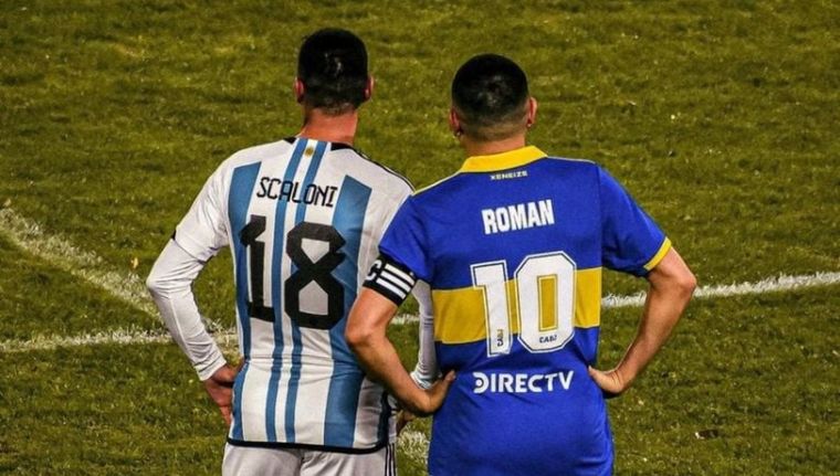 Scaloni y Riquelme juntos en la despedida de Román. Foto: Archivo