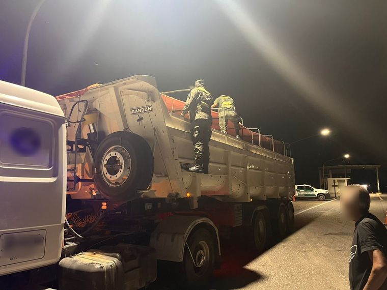 Gendarmería detectó en San Juan irregularidades en camión que transportaba una insólita carga