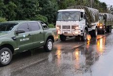 En San Antonio de Areco, el Ejército asiste a los vecinos afectados por las inundaciones con vehículos y botes de asalto de la Agrupación de Ingenieros 601. Foto: X de @MinDefensa_Ar