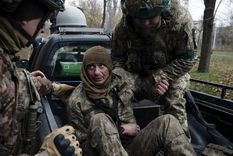 Las tropas de Ucrania siguen peleando y cayendo ante la potencia de Rusia. Foto Efe