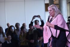 Elisa Carrió se encontraba en una que se llevaba a cabo en la Sociedad Rural de Esperanza, en Santa Fe. Foto: Twitter Coalición Cívica Ari Elisa Carrió se encontraba en una que se llevaba a cabo en la Sociedad Rural de Esperanza, en Santa Fe. Foto: Twitter Coalición Cívica Ari