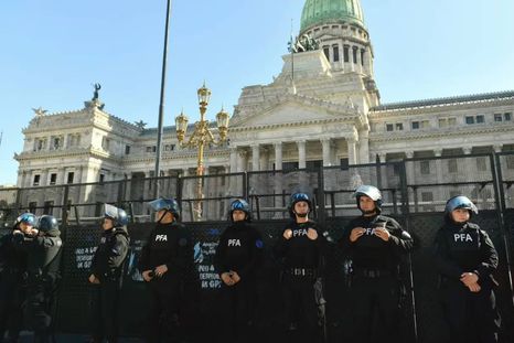 No se realizará el velatorio al Indio Solari en el Congreso No se realizará el velatorio al Indio Solari en el Congreso