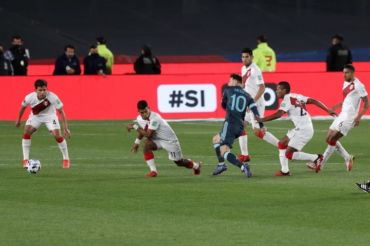 Una postal que se repite cada vez que juega Messi. Foto: @SC_ESPN