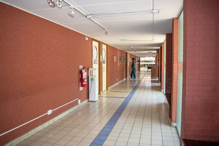 El Consejo Superior dispuso una reducción de aportes y un congelamiento salarial en Damsu para equilibrar el sistema y atender reclamos por desigualdad. El Consejo Superior dispuso una reducción de aportes y un congelamiento salarial en Damsu para equilibrar el sistema y atender reclamos por desigualdad.