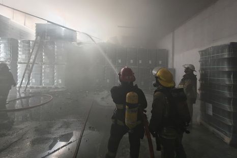 Un incendio en Guaymallén afectó parte de la producción de una fábrica de botellas. Un incendio en Guaymallén afectó parte de la producción de una fábrica de botellas.
