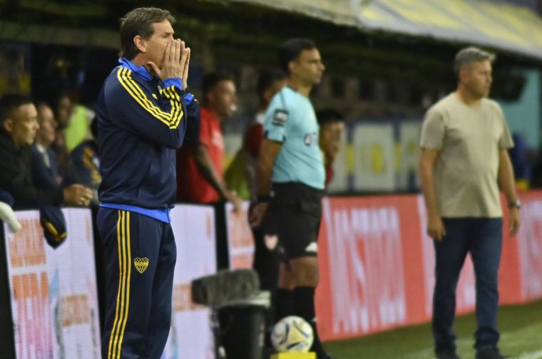 Claudio Úbeda remarcó la seguidilla sin derrotas de Boca y elogió el funcionamiento del equipo.