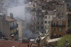 l sitio de una explosión que condujo al colapso de al menos un edificio en Marsella, Foto: EFE/EPA/FRANCK PENNANT MAXPPP FUERA, CRÉDITO OBLIGATORIO PHOTOPQR/LA PROVENCE/FRANCK PENNANT